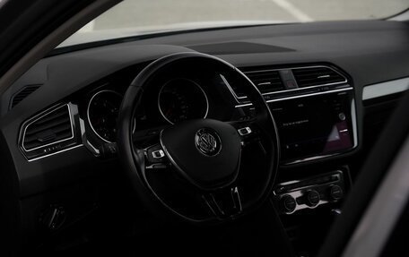 Volkswagen Tiguan II, 2018 год, 2 988 000 рублей, 8 фотография