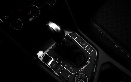 Volkswagen Tiguan II, 2018 год, 2 988 000 рублей, 13 фотография