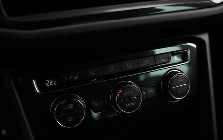 Volkswagen Tiguan II, 2018 год, 2 988 000 рублей, 14 фотография