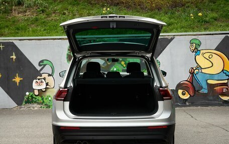 Volkswagen Tiguan II, 2018 год, 2 988 000 рублей, 22 фотография