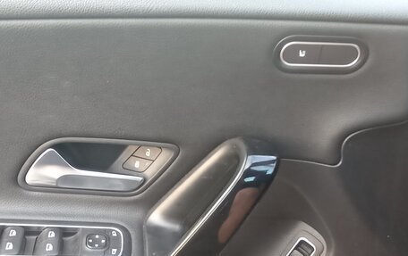 Mercedes-Benz CLA, 2019 год, 2 250 000 рублей, 10 фотография