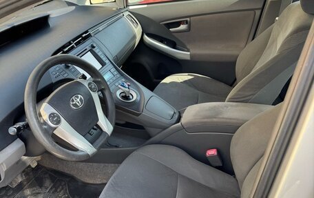Toyota Prius, 2010 год, 1 045 000 рублей, 11 фотография