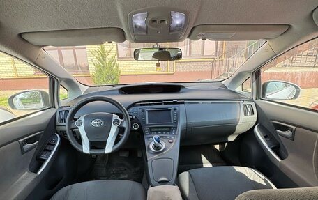 Toyota Prius, 2010 год, 1 045 000 рублей, 14 фотография