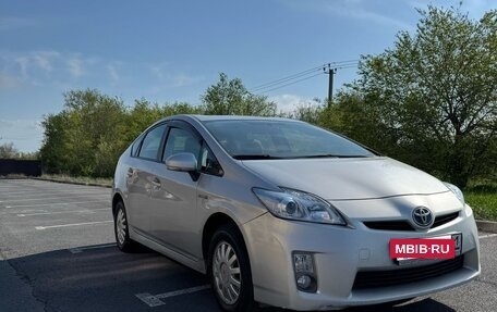 Toyota Prius, 2010 год, 1 045 000 рублей, 2 фотография
