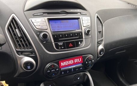 Hyundai ix35 I рестайлинг, 2010 год, 820 000 рублей, 10 фотография
