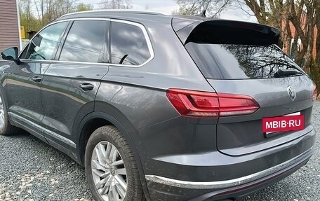 Volkswagen Touareg III, 2018 год, 3 990 000 рублей, 4 фотография