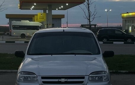 Chevrolet Niva I рестайлинг, 2005 год, 535 000 рублей, 2 фотография