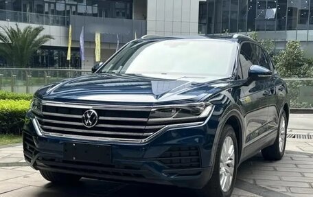 Volkswagen Touareg III, 2021 год, 4 650 000 рублей, 1 фотография
