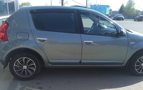 Renault Sandero I, 2012 год, 550 000 рублей, 1 фотография