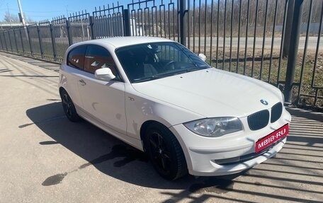 BMW 1 серия, 2011 год, 805 000 рублей, 1 фотография