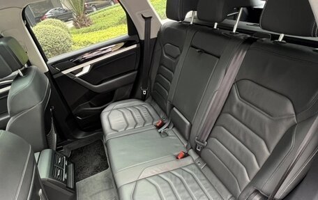 Volkswagen Touareg III, 2021 год, 4 650 000 рублей, 16 фотография