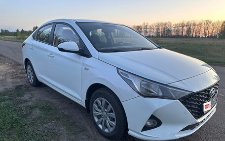 Hyundai Solaris II рестайлинг, 2020 год, 1 200 000 рублей, 3 фотография