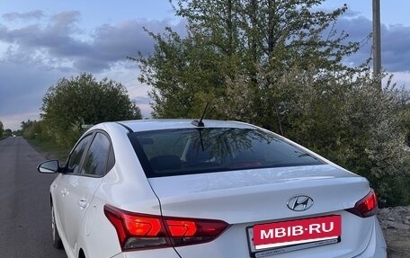 Hyundai Solaris II рестайлинг, 2020 год, 1 200 000 рублей, 6 фотография