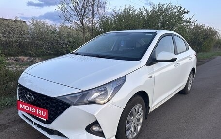 Hyundai Solaris II рестайлинг, 2020 год, 1 200 000 рублей, 4 фотография