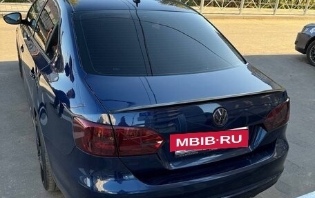 Volkswagen Jetta VI, 2012 год, 1 000 000 рублей, 3 фотография