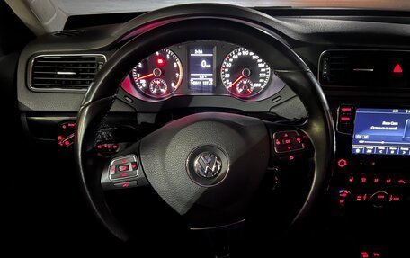Volkswagen Jetta VI, 2012 год, 1 000 000 рублей, 13 фотография
