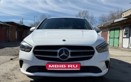 Mercedes-Benz B-Класс, 2018 год, 2 300 000 рублей, 3 фотография