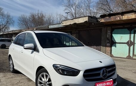 Mercedes-Benz B-Класс, 2018 год, 2 300 000 рублей, 2 фотография