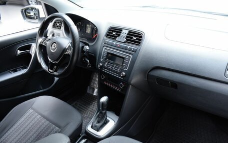 Volkswagen Polo VI (EU Market), 2017 год, 950 000 рублей, 15 фотография