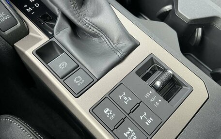Toyota Land Cruiser Prado, 2024 год, 10 490 000 рублей, 22 фотография
