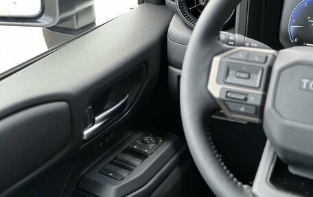 Toyota Land Cruiser Prado, 2024 год, 10 490 000 рублей, 26 фотография