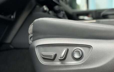 Toyota Land Cruiser Prado, 2024 год, 10 490 000 рублей, 34 фотография