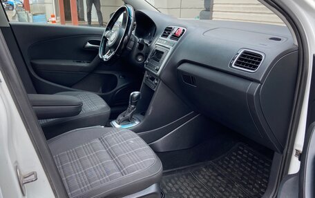 Volkswagen Polo VI (EU Market), 2018 год, 1 050 000 рублей, 13 фотография