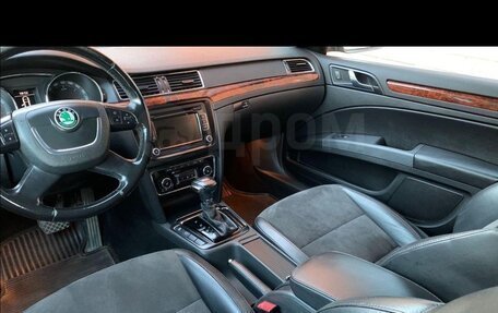Skoda Superb III рестайлинг, 2009 год, 780 000 рублей, 18 фотография