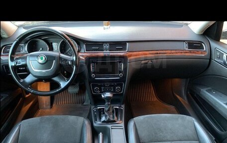 Skoda Superb III рестайлинг, 2009 год, 780 000 рублей, 19 фотография