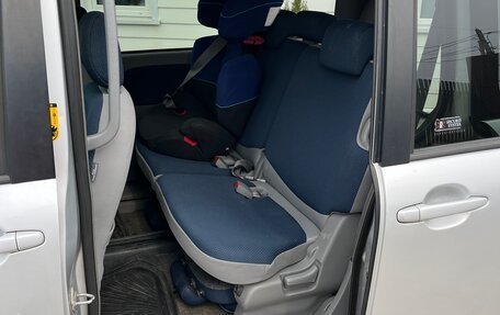 Toyota Sienta I, 2004 год, 850 000 рублей, 13 фотография