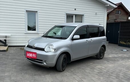 Toyota Sienta I, 2004 год, 850 000 рублей, 3 фотография