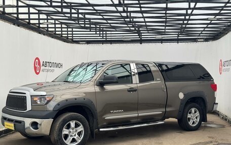 Toyota Tundra II, 2013 год, 2 690 000 рублей, 2 фотография