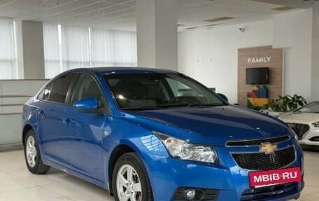Chevrolet Cruze II, 2011 год, 770 000 рублей, 3 фотография