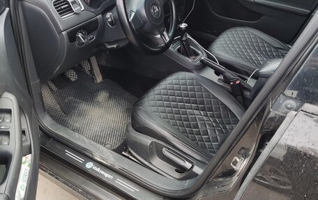 Volkswagen Jetta VI, 2011 год, 880 000 рублей, 6 фотография