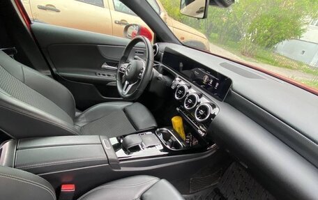 Mercedes-Benz A-Класс, 2019 год, 3 150 000 рублей, 9 фотография