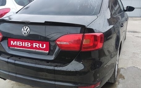 Volkswagen Jetta VI, 2011 год, 880 000 рублей, 2 фотография