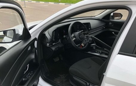 Hyundai Elantra, 2021 год, 1 780 000 рублей, 9 фотография