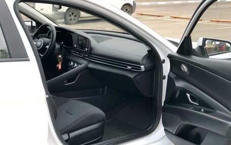 Hyundai Elantra, 2021 год, 1 780 000 рублей, 13 фотография