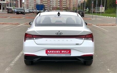 Hyundai Elantra, 2021 год, 1 780 000 рублей, 8 фотография