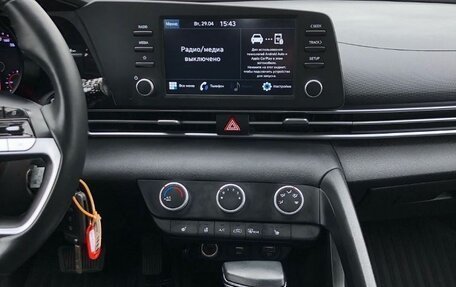 Hyundai Elantra, 2021 год, 1 780 000 рублей, 19 фотография