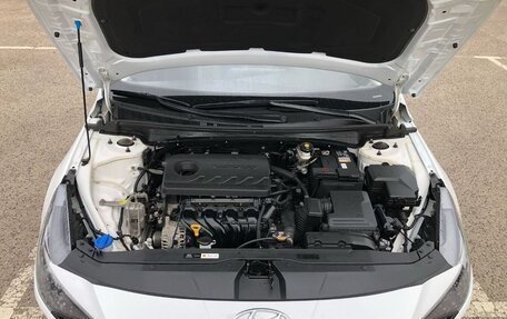 Hyundai Elantra, 2021 год, 1 780 000 рублей, 24 фотография