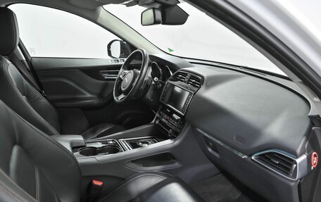 Jaguar F-Pace, 2017 год, 2 199 000 рублей, 21 фотография