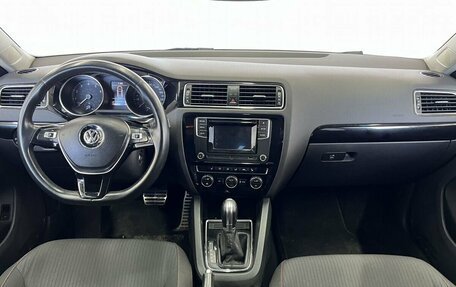 Volkswagen Jetta VI, 2017 год, 1 400 000 рублей, 11 фотография