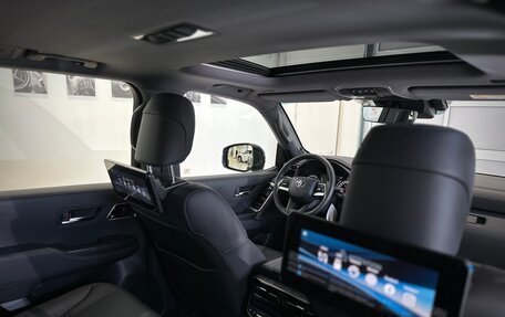 Toyota Land Cruiser, 2024 год, 12 500 000 рублей, 16 фотография