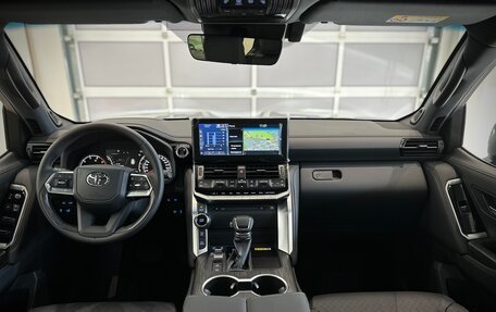 Toyota Land Cruiser, 2024 год, 12 500 000 рублей, 25 фотография