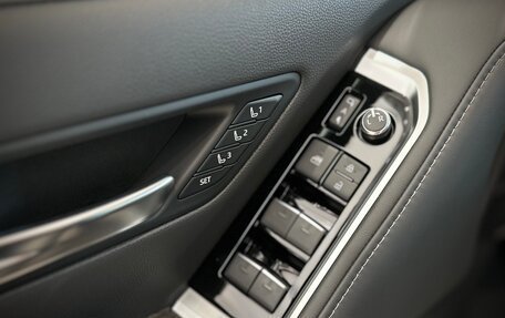 Toyota Land Cruiser, 2024 год, 12 500 000 рублей, 33 фотография