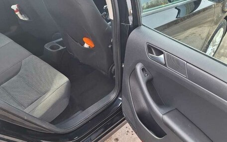 Volkswagen Jetta VI, 2014 год, 1 100 000 рублей, 2 фотография