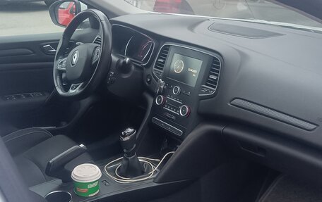 Renault Megane IV, 2018 год, 1 300 000 рублей, 9 фотография