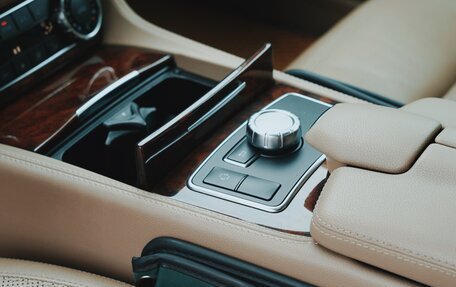 Mercedes-Benz CLS, 2011 год, 2 100 000 рублей, 13 фотография