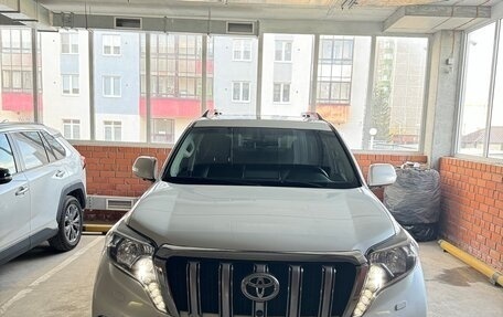 Toyota Land Cruiser Prado 150 рестайлинг 2, 2016 год, 4 700 000 рублей, 1 фотография